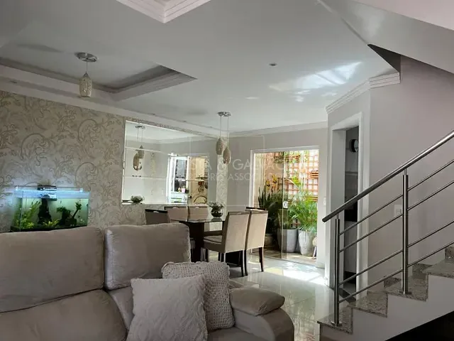 Sobrado com 135m² 3 quartos e 3 banheiros, à venda, no bairro Xaxim em Curitiba