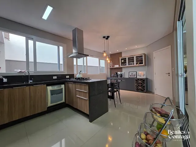 Casa 3 quartos e 3 banheiros, à venda, no bairro Jardim Novo Horizonte em Maringá