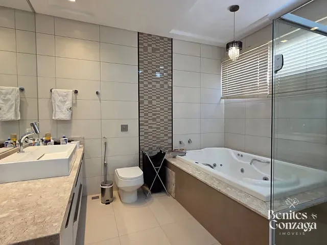 Casa 3 quartos e 3 banheiros, à venda, no bairro Jardim Novo Horizonte em Maringá