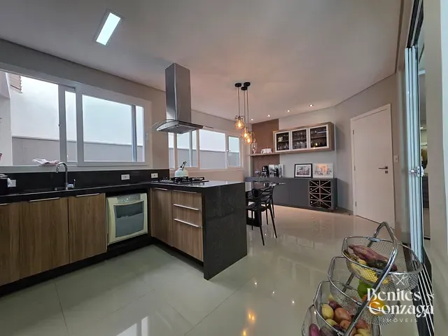 Casa 3 quartos e 3 banheiros, à venda, no bairro Jardim Novo Horizonte em Maringá