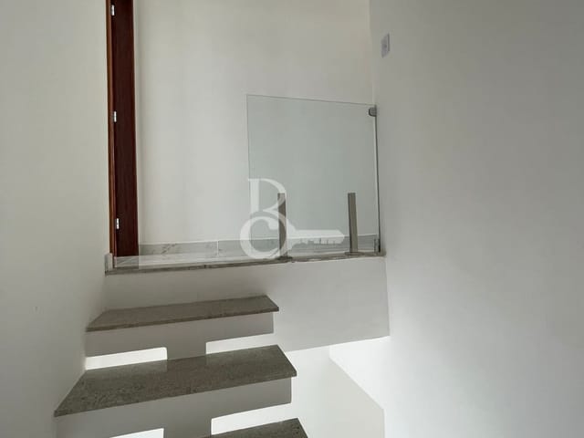 Sobrado com 110m² 3 quartos e 2 banheiros, à venda, no bairro Parque sao benedito em Campos dos Goytacazes