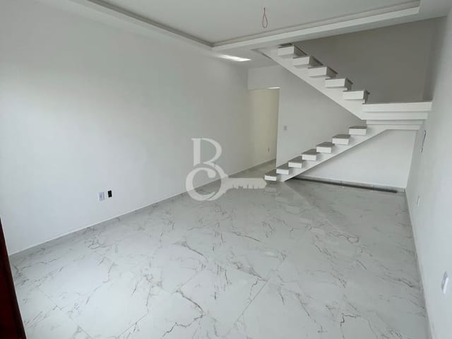 Sobrado com 110m² 3 quartos e 2 banheiros, à venda, no bairro Parque sao benedito em Campos dos Goytacazes