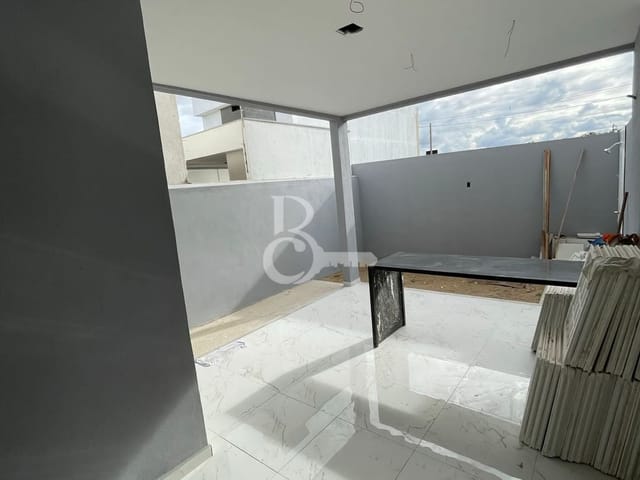 Sobrado com 110m² 3 quartos e 2 banheiros, à venda, no bairro Parque sao benedito em Campos dos Goytacazes