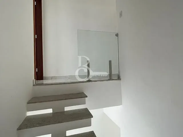 Sobrado com 110m² 3 quartos e 2 banheiros, à venda, no bairro Parque sao benedito em Campos dos Goytacazes