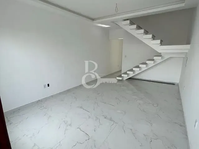 Sobrado com 110m² 3 quartos e 2 banheiros, à venda, no bairro Parque sao benedito em Campos dos Goytacazes