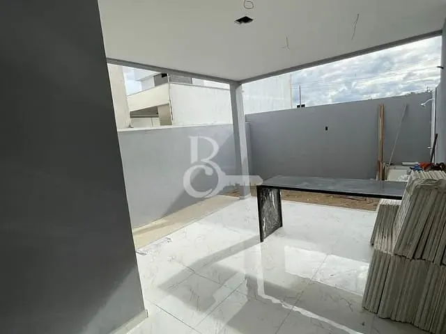 Sobrado com 110m² 3 quartos e 2 banheiros, à venda, no bairro Parque sao benedito em Campos dos Goytacazes