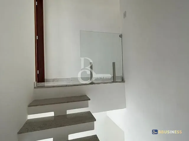 Sobrado com 110m² 3 quartos e 2 banheiros, à venda, no bairro Parque sao benedito em Campos dos Goytacazes