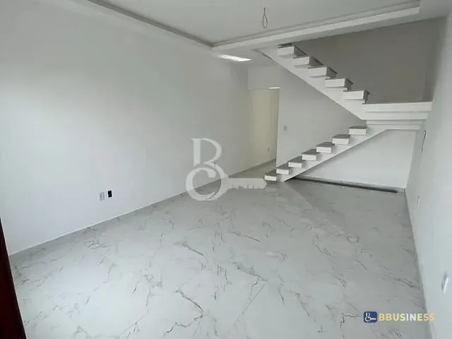 Sobrado com 110m² 3 quartos e 2 banheiros, à venda, no bairro Parque sao benedito em Campos dos Goytacazes