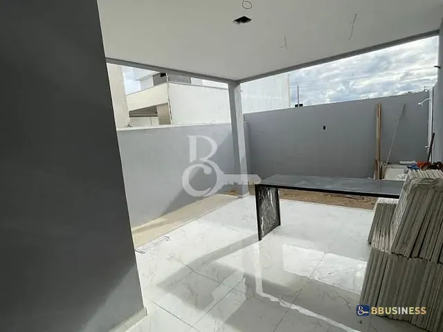 Sobrado com 110m² 3 quartos e 2 banheiros, à venda, no bairro Parque sao benedito em Campos dos Goytacazes