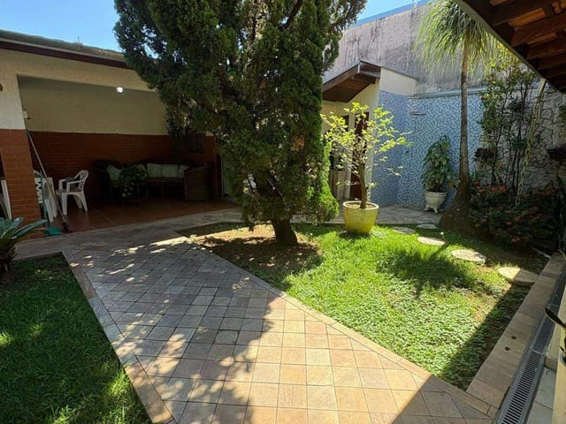 Sobrado com 334m² 4 quartos e 3 banheiros, à venda, no bairro Jardim do Ypê em Pindamonhangaba