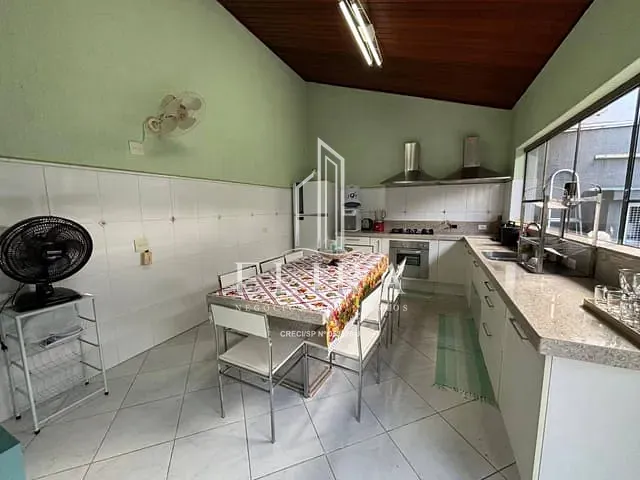 Sobrado com 444m² 3 quartos e 5 banheiros, à venda, no bairro Parque Residencial Nardini em Americana