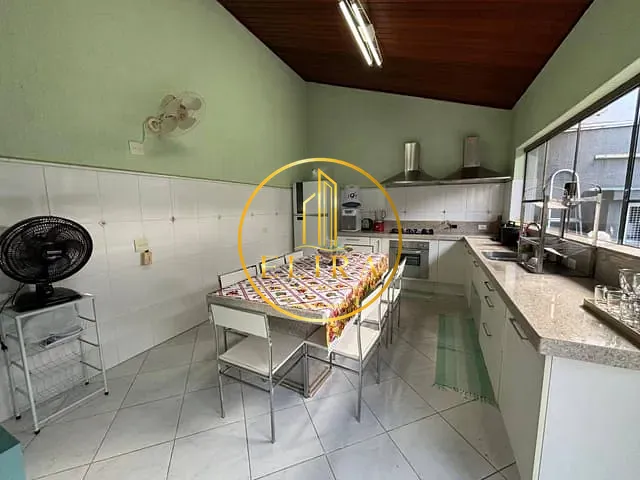 Sobrado com 444m² 3 quartos e 5 banheiros, à venda, no bairro Parque Residencial Nardini em Americana