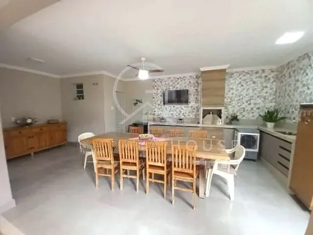 Casa com 200m² 2 quartos e 4 banheiros, à venda, no bairro Jardim Alexandre Balbo em Ribeirão Preto