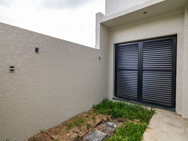 Sobrado com 98m² 3 quartos e 3 banheiros, à venda, no bairro Abranches em Curitiba