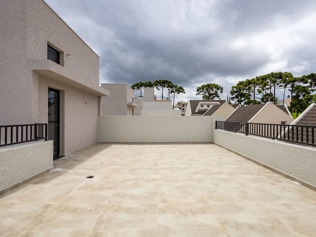 Sobrado com 98m² 3 quartos e 3 banheiros, à venda, no bairro Abranches em Curitiba