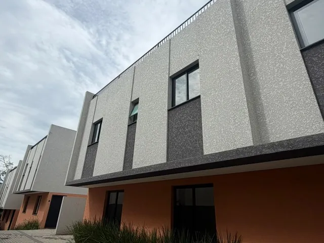 Sobrado com 122m² 3 quartos e 3 banheiros, à venda, no bairro Abranches em Curitiba