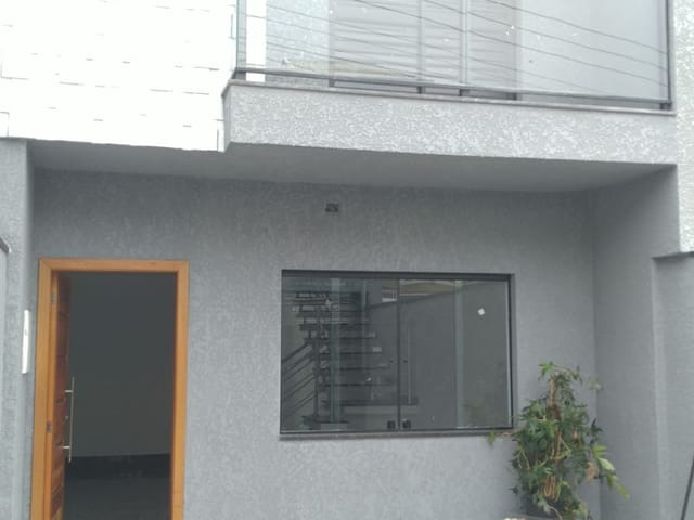 Foto do Sobrado - Moderno sobrado a venda, 104m², 3 dormitórios sendo 1 suíte, 2 vagas, lavabo, quintal e churrasqueira- Vila Ester- Imirim- SP | Lares e Andares Imóveis