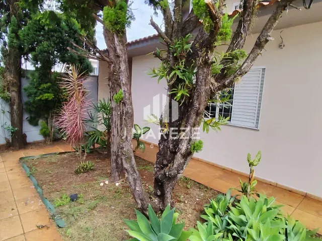 Sobrado com 360m² 4 quartos e 4 banheiros, à venda, no bairro Vila São José em Apucarana