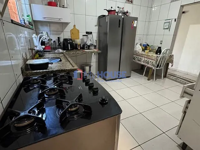 Sobrado 6 quartos e 4 banheiros, à venda, no bairro Ilhéus II em Ilhéus