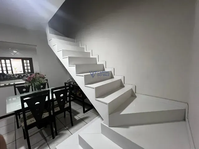 Sobrado com 134m² 3 quartos e 2 banheiros, à venda, no bairro Jardim América em São José dos Campos