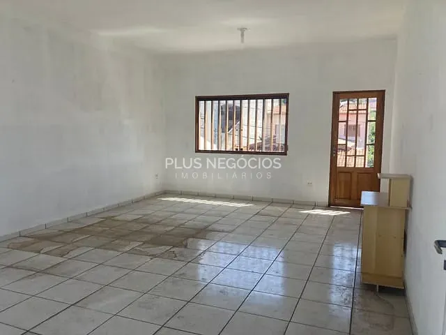 Sobrado com 200m² 3 quartos e 3 banheiros, à venda, no bairro Vila Carvalho em Sorocaba