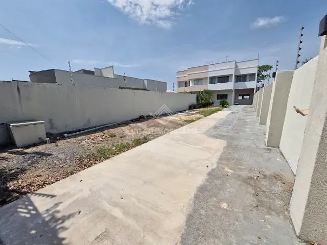 Sobrado 3 quartos e 2 banheiros, para alugar, no bairro Jardim Botânico em Sinop