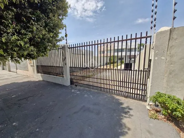 Sobrado 3 quartos e 2 banheiros, para alugar, no bairro Jardim Botânico em Sinop