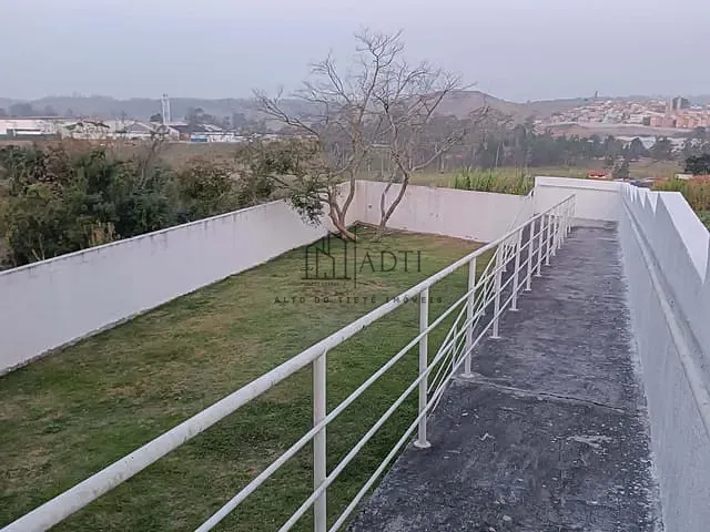 Sobrado 2 quartos e 1 banheiro, à venda, no bairro Vila Suissa em Mogi das Cruzes