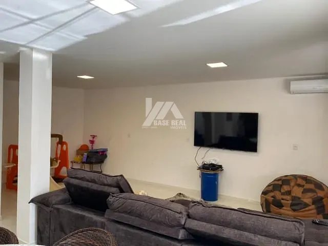 Sobrado com 250m² 2 quartos e 1 banheiro, à venda, no bairro Alto Cascavel em Guarapuava
