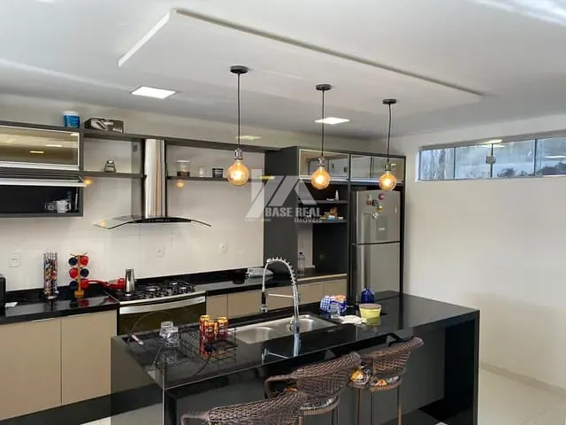 Sobrado com 250m² 2 quartos e 1 banheiro, à venda, no bairro Alto Cascavel em Guarapuava