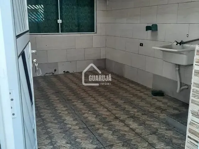 Sobrado com 132m² 3 quartos e 2 banheiros, à venda, no bairro Morrinhos em Guarujá