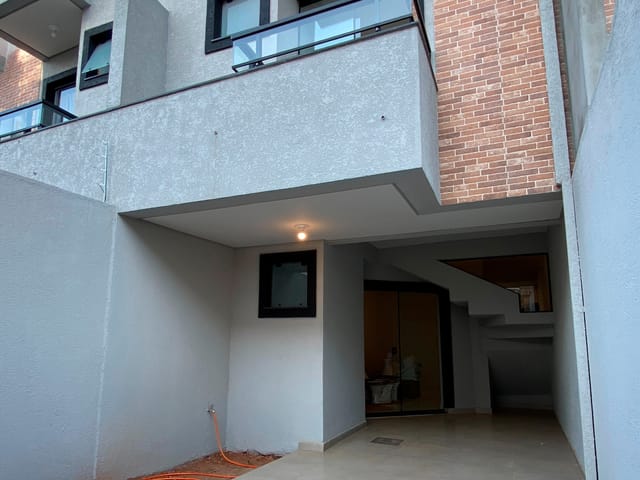 Sobrado com 127m² 3 quartos e 3 banheiros, à venda, no bairro Estrela em Ponta Grossa