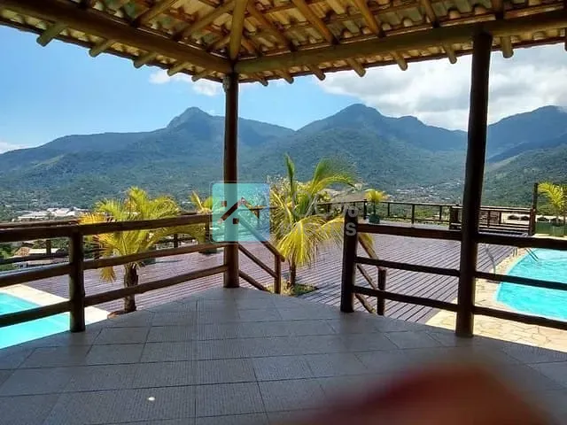 Sobrado com 300m² 3 quartos e 2 banheiros, à venda, no bairro Barra velha em Barra Velha