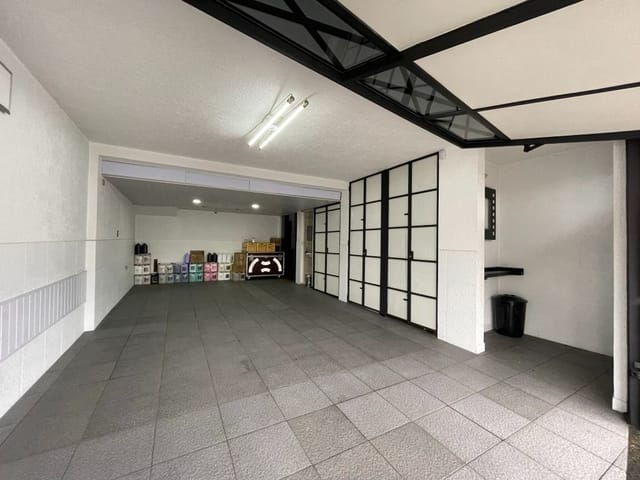 Sobrado com 297m² 3 quartos e 2 banheiros, à venda, no bairro Vila Bertioga em São Paulo