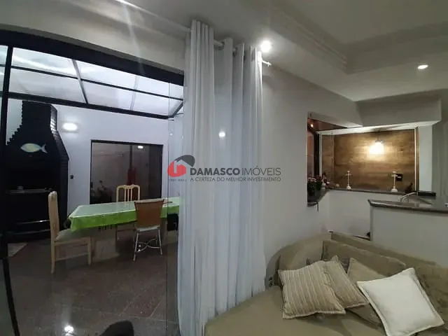 Sobrado com 480m² 4 quartos e 1 banheiro, à venda, no bairro Jardim São Caetano em São Caetano do Sul