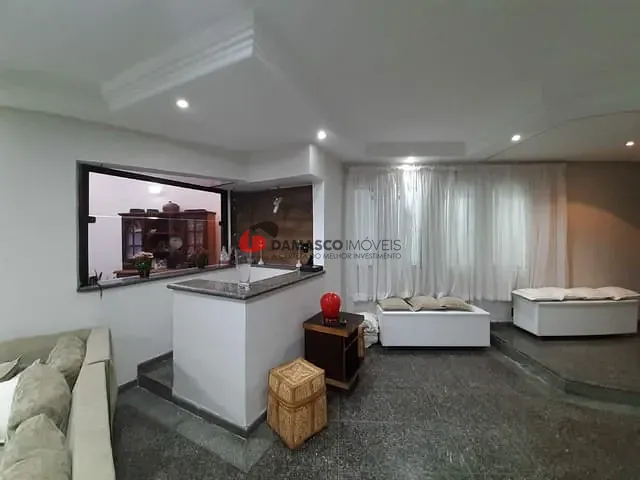 Sobrado com 480m² 4 quartos e 1 banheiro, à venda, no bairro Jardim São Caetano em São Caetano do Sul
