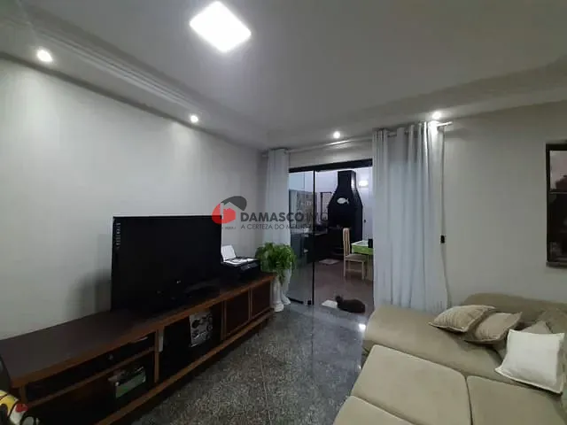 Sobrado com 480m² 4 quartos e 1 banheiro, à venda, no bairro Jardim São Caetano em São Caetano do Sul