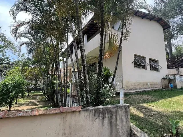 Sobrado com 1066m² 4 quartos e 4 banheiros, à venda, no bairro Portal das Colinas em Guaratinguetá