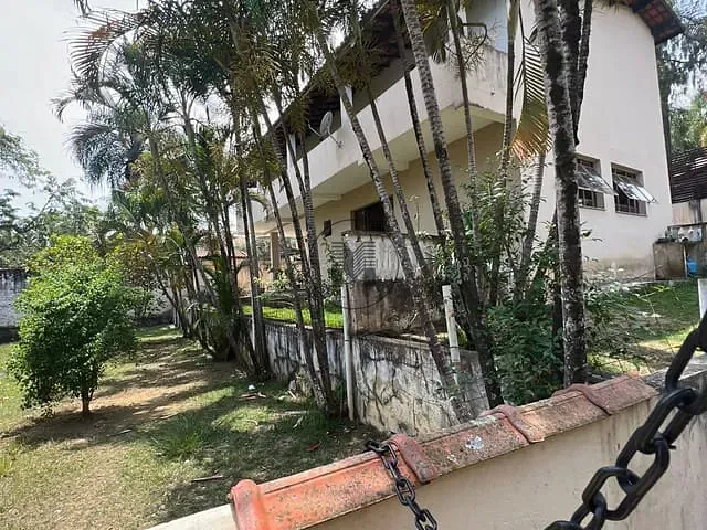 Sobrado com 1066m² 4 quartos e 4 banheiros, à venda, no bairro Portal das Colinas em Guaratinguetá