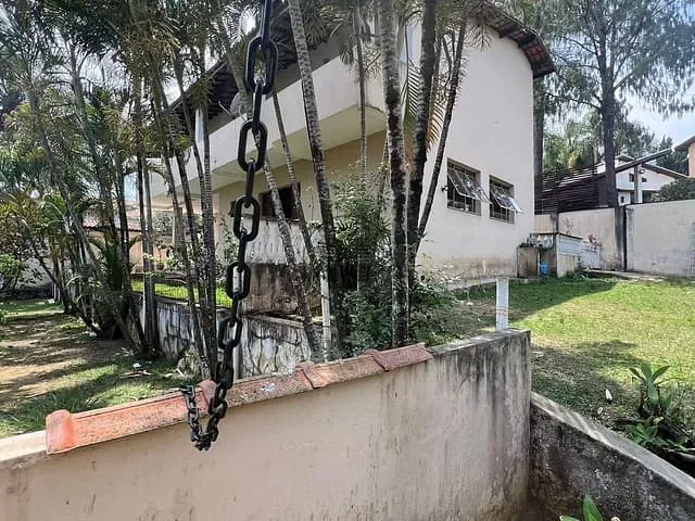 Sobrado com 1066m² 4 quartos e 4 banheiros, à venda, no bairro Portal das Colinas em Guaratinguetá