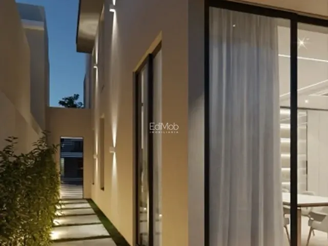 Sobrado com 250m² 3 quartos e 4 banheiros, à venda, no bairro FAG em Cascavel