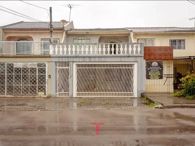 Sobrado com 114m² 3 quartos e 2 banheiros, à venda, no bairro Pinheirinho em Curitiba