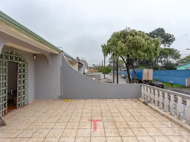 Sobrado com 114m² 3 quartos e 2 banheiros, à venda, no bairro Pinheirinho em Curitiba