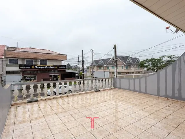 Sobrado com 114m² 3 quartos e 2 banheiros, à venda, no bairro Pinheirinho em Curitiba
