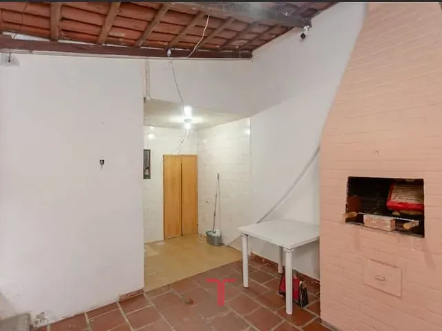 Sobrado com 114m² 3 quartos e 2 banheiros, à venda, no bairro Pinheirinho em Curitiba