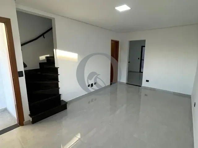 Sobrado 3 quartos e 2 banheiros, à venda, no bairro Jardim Brasília (Zona Leste) em São Paulo