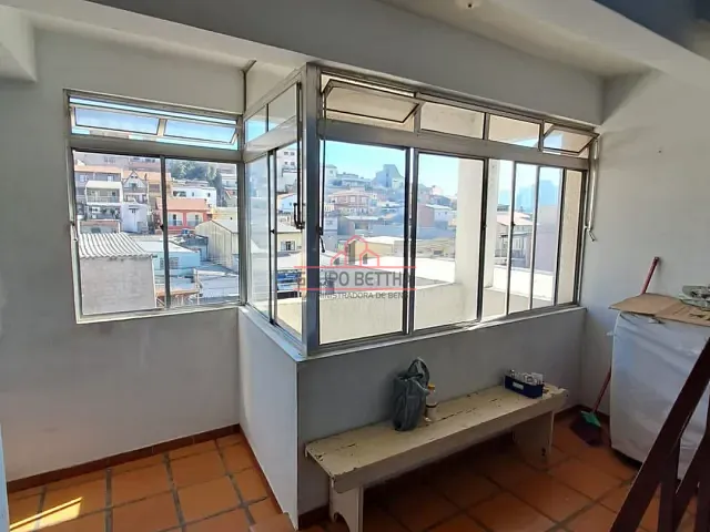 Sobrado com 250m², à venda, no bairro Jardim dos Camargos em Barueri