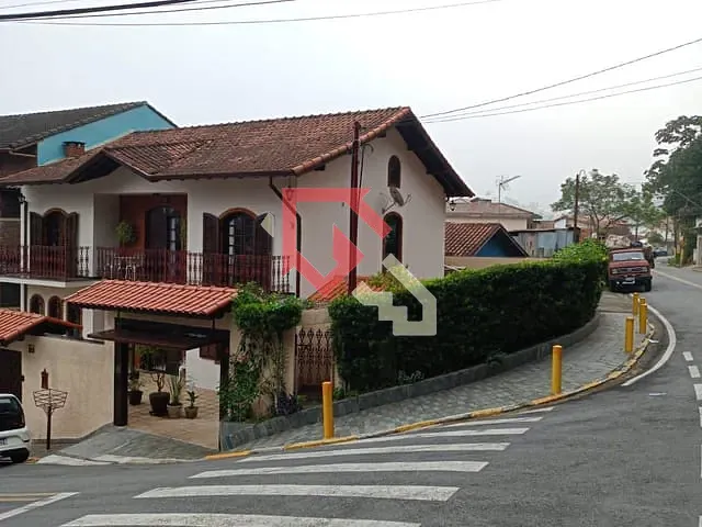 Sobrado com 270m² 4 quartos e 3 banheiros, à venda, no bairro Centro em Ribeirão Pires