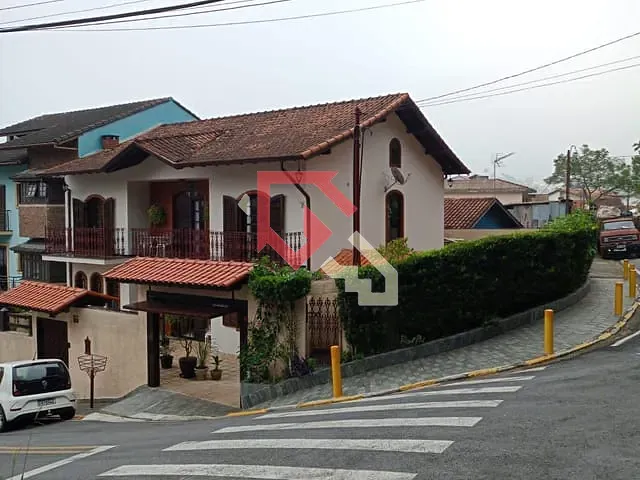 Sobrado com 270m² 4 quartos e 3 banheiros, à venda, no bairro Centro em Ribeirão Pires