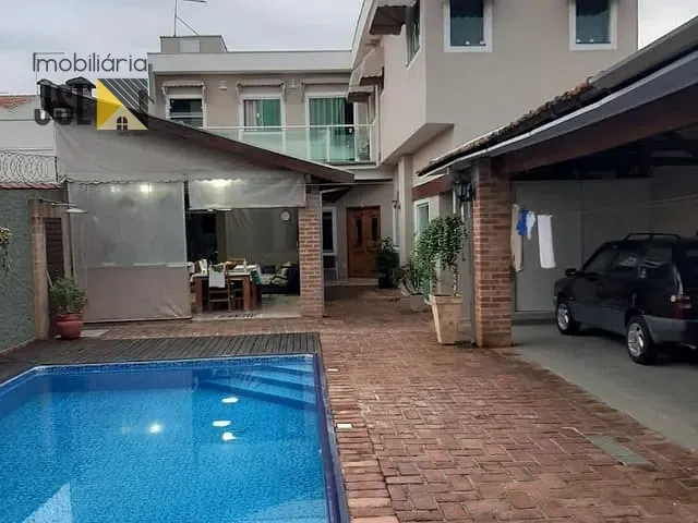 Sobrado com 295m² 3 quartos e 2 banheiros, à venda, no bairro Vila Santos em Caçapava